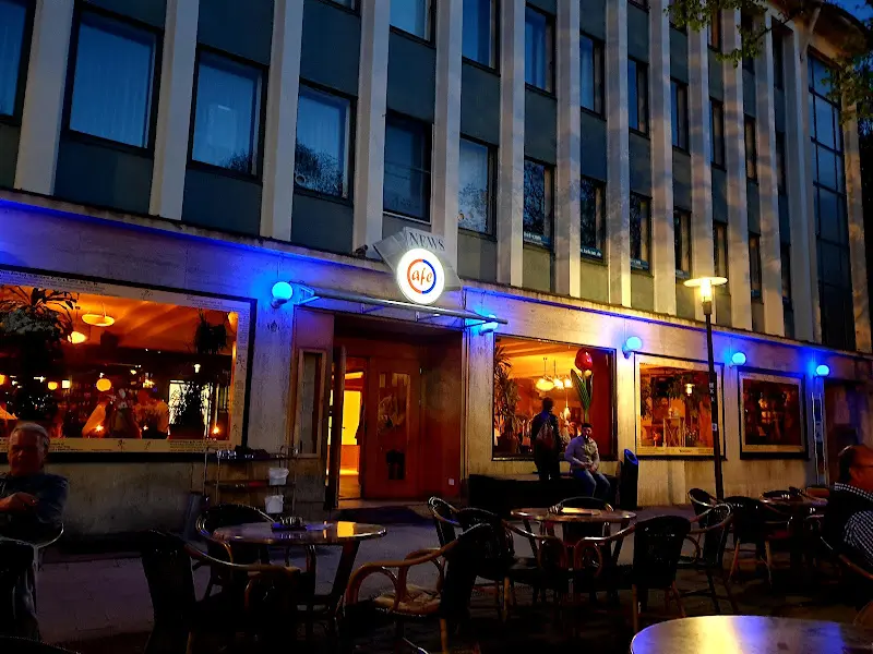 Ankit Bisen_News Cafe_Hersfeld_review