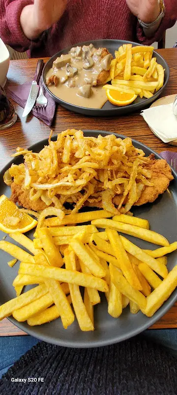 Werner Distler_Café am Marktplatz_Orb_review