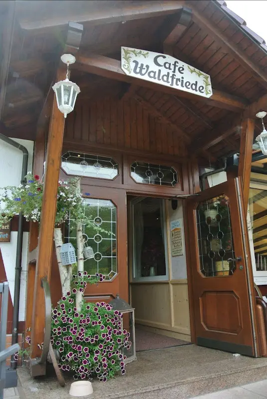Café & Guesthouse Waldfriede restaurant in Orb