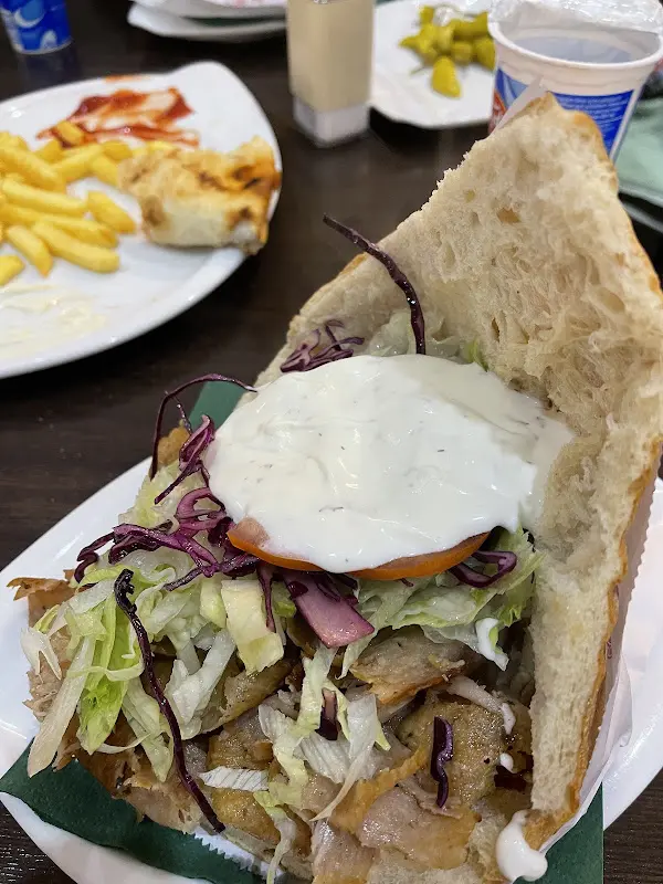 Döneria-Pizzeria Stern_Orb_slider_image_3