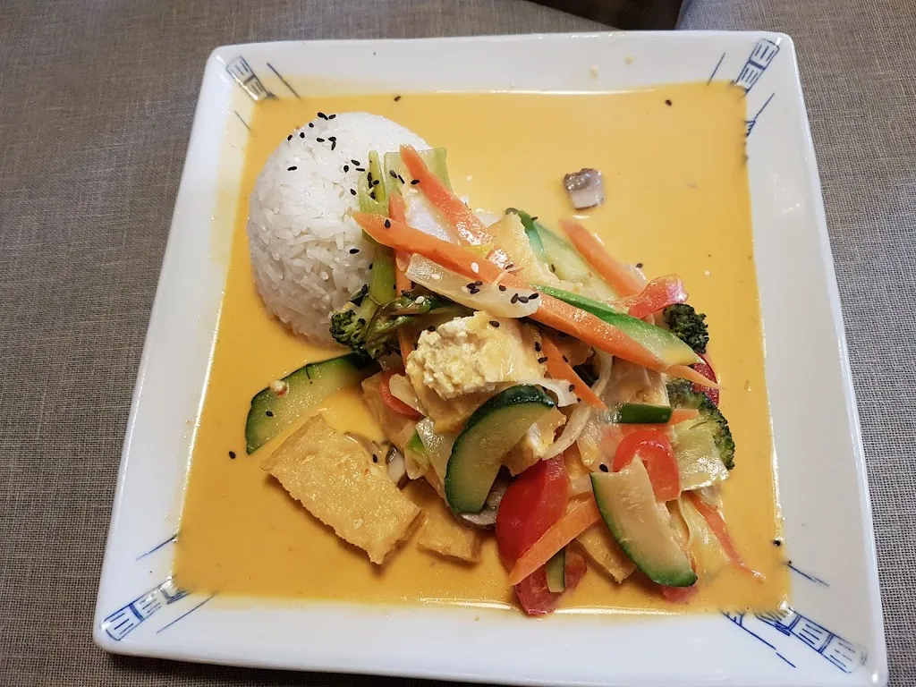 Jamie Matthews_Mr. Ha Restaurant_Riß_review