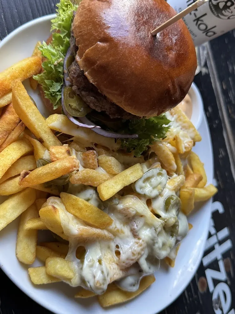 Adnan Syed_HÄGE - Burgerrestaurant_Riß_review