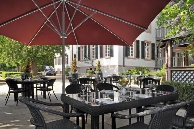 Hotel und Gastwirtschaft Herrenhaus von Löw restaurant in Nauheim