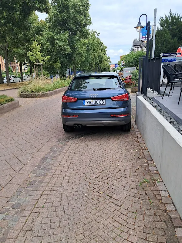 Gwen V_Café Restaurant Schwarze_Wildungen_reseña