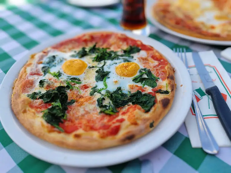 Pizza Napoli_Wildungen_slider_image_3