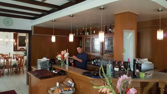 Gaststätte Zur Krone restaurant in Vilbel