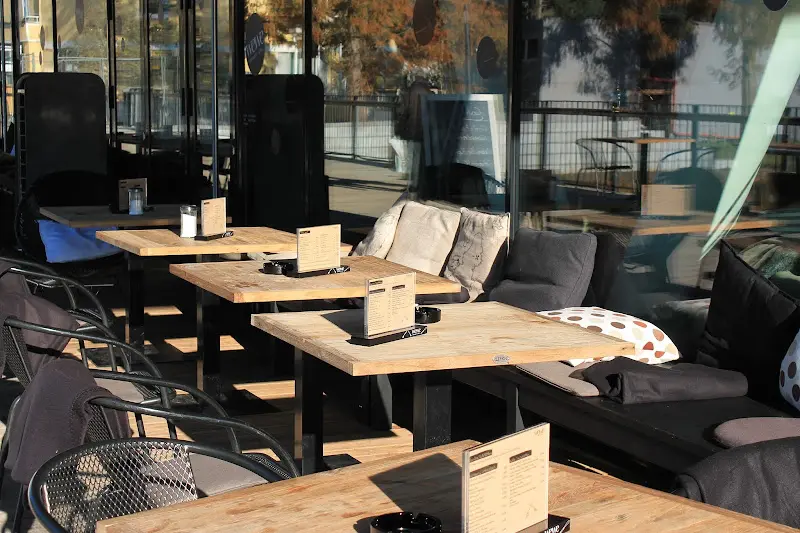 Café Wewe restaurant in Vilbel