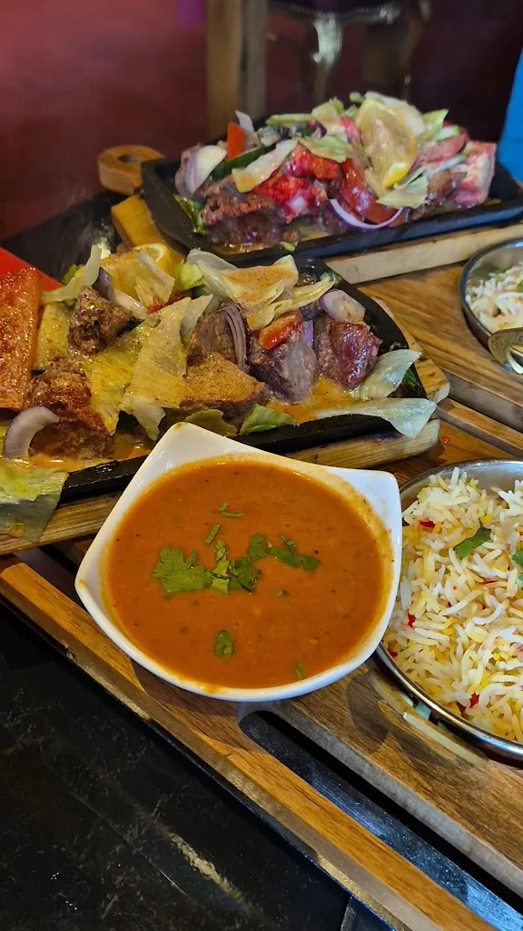 Alice Oehninger_Himalaya Indische Küche_Riß_review