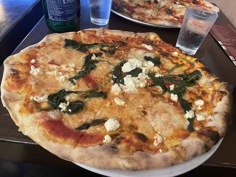 Lorenzo Pizzeria_Vilbel_slider_image_3