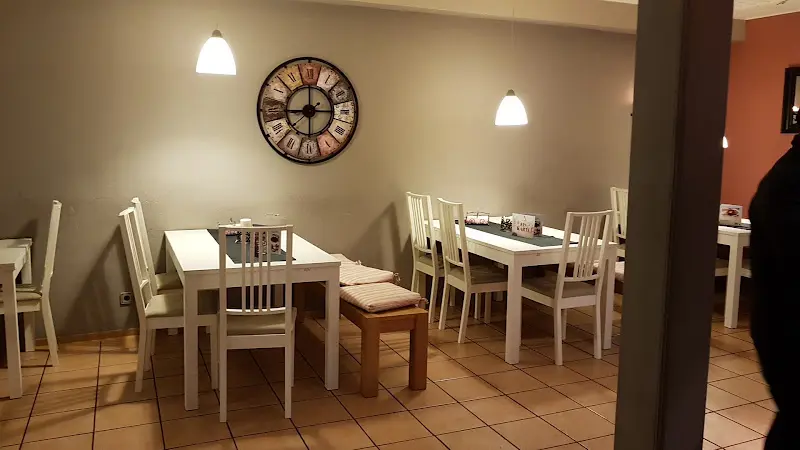 Croques und Salate ristorante a Breidenbach