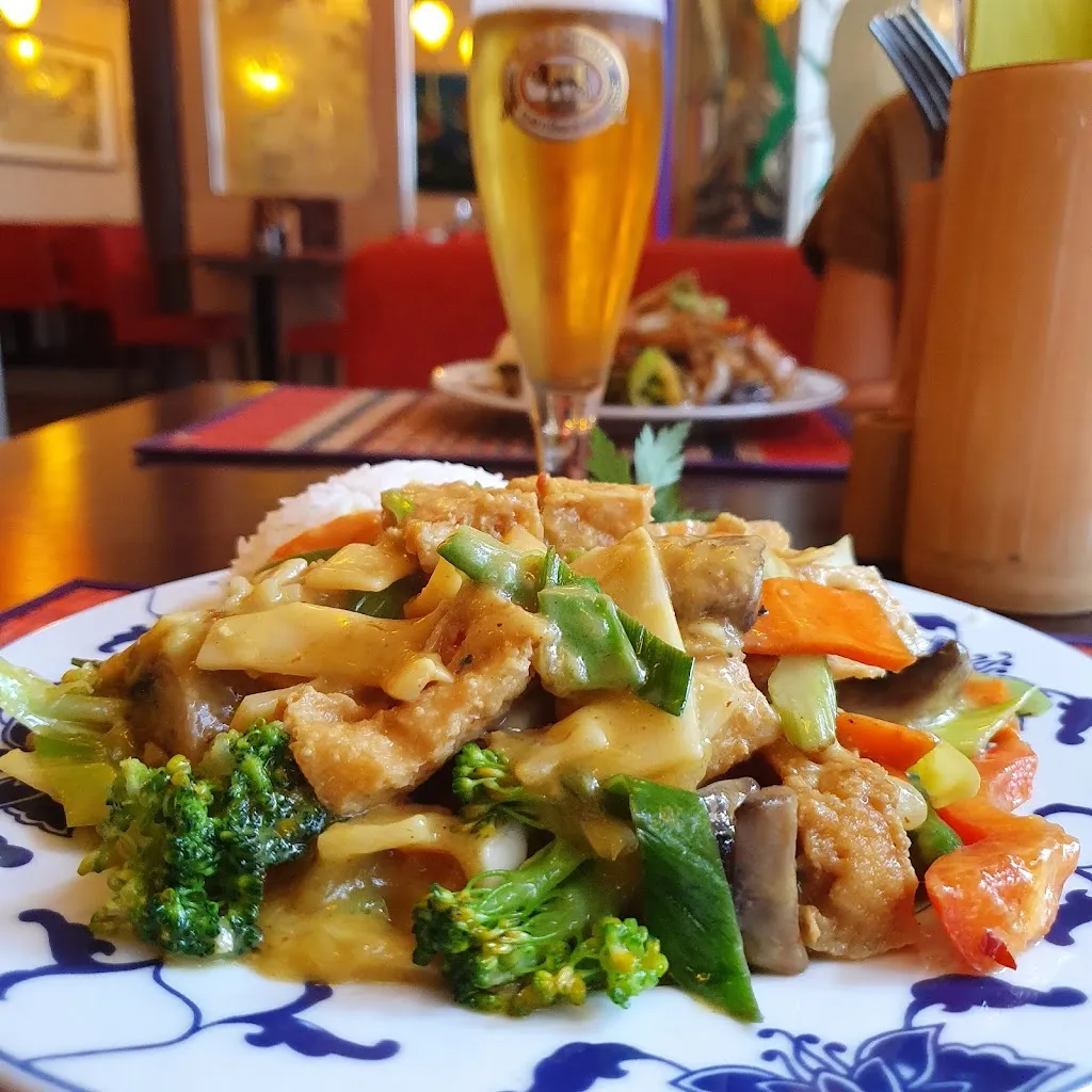 Hiren Lakhani_AsiaWok Biberach Restaurant_Riß_reseña