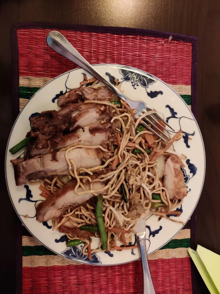 Mukesh Bhatt_AsiaWok Biberach Restaurant_Riß_reseña