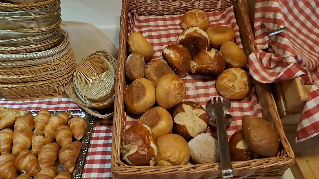 Hofgut Sternen Restaurant SchwarzwaldStube_Breitnau_slider_image_2