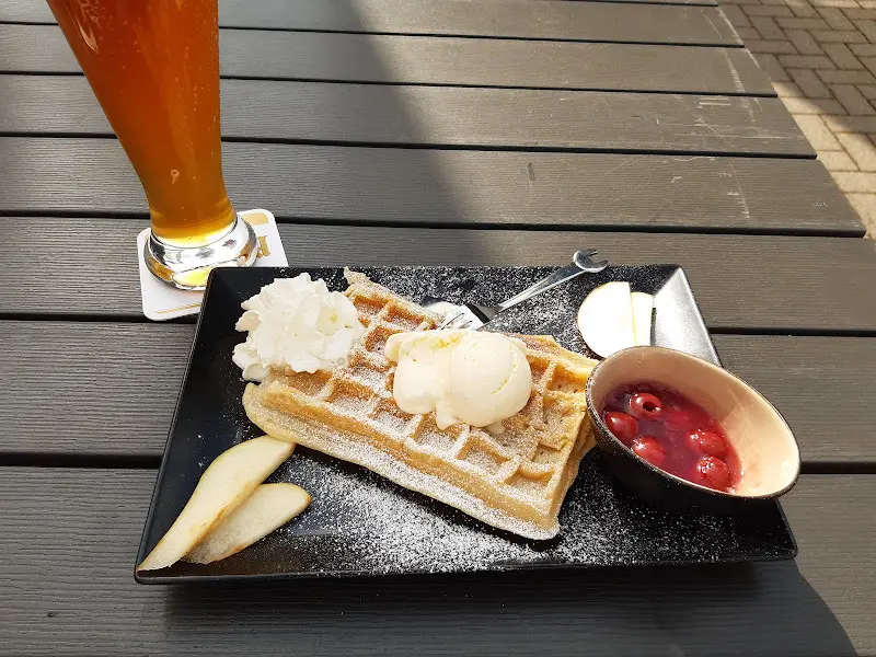 Restaurant Zum Cockpit_Breitscheid_slider_image_2