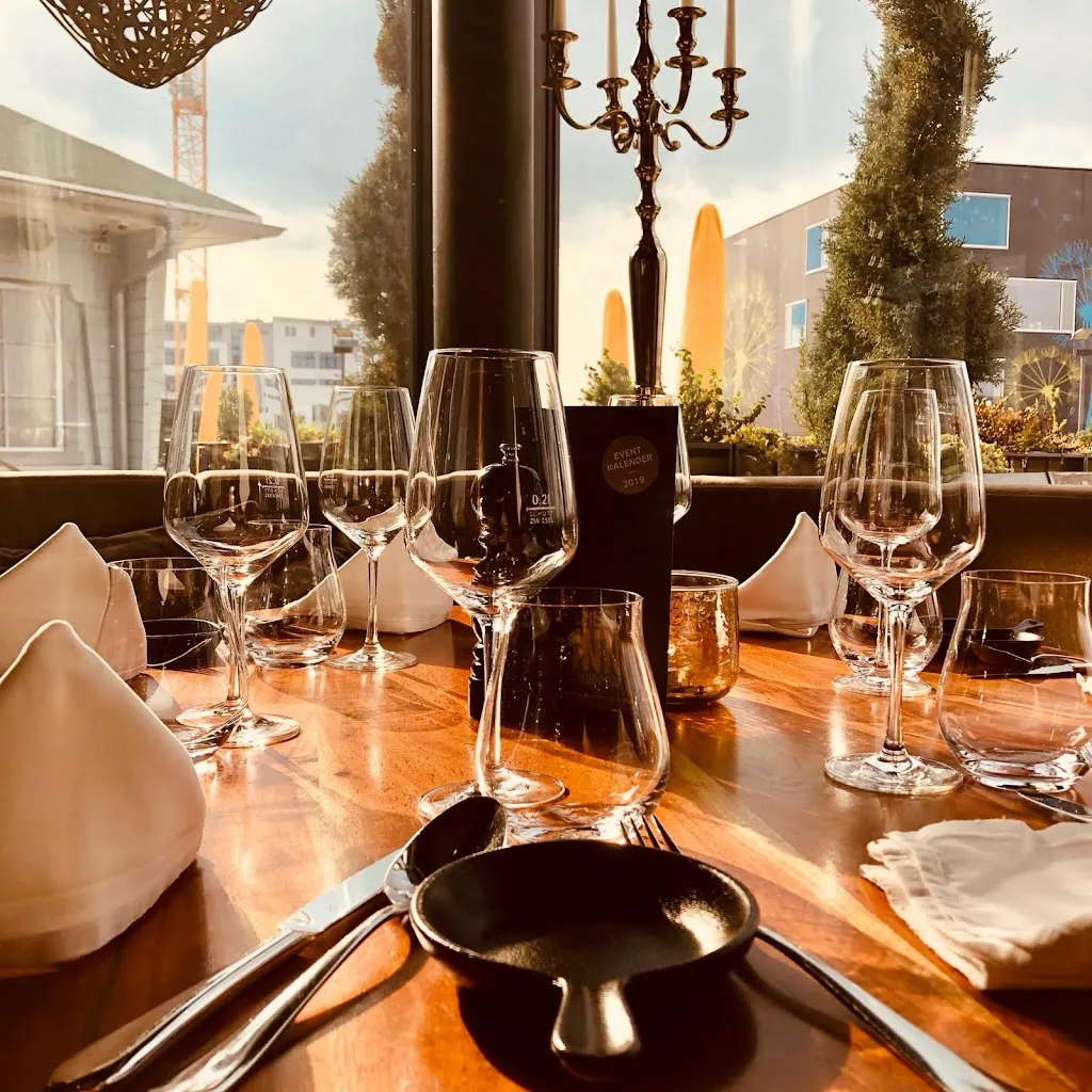 CHECK INN Restaurant_Böblingen_slider_image_3