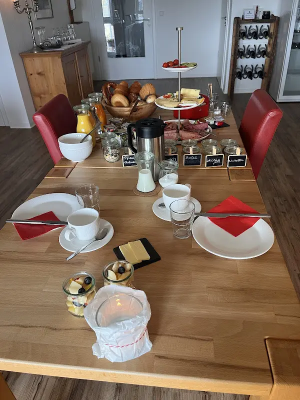 Ana Kadira_Rappenhof Hotel_Breuna_review