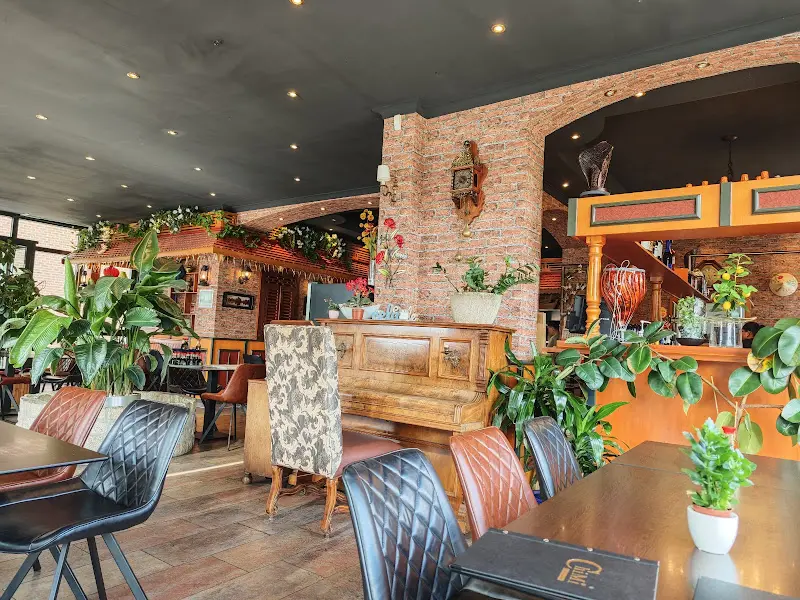 Chi Mi_Borken_slider_image_3