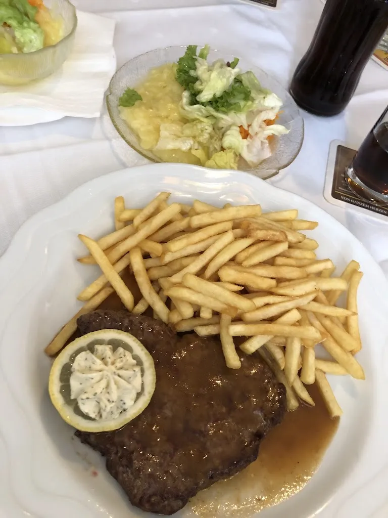 Gasthaus Metzgerei Biergarten Grüner Baum restaurant in Brackenheim