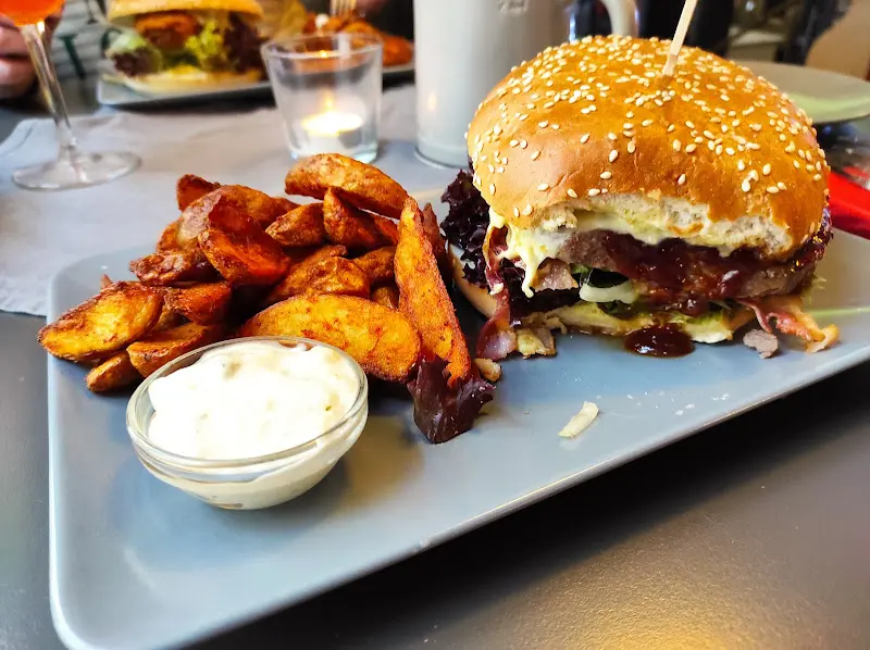 Schachtenburgbar_Schlitz_slider_image_2