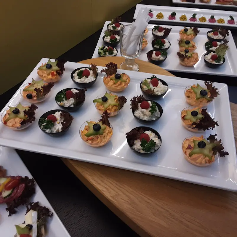 Gaststätte Waldschwimmbad Calden / Vossi´s Kochstübchen_Calden_slider_image_1