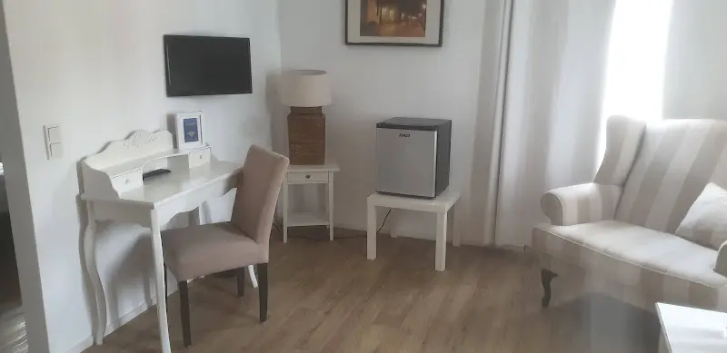 L Thornton_Hotel Bartmanns Haus_Dillenburg_recensione