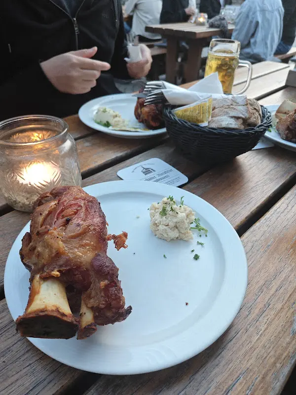 Hoàng Tâm Thái_Darmstädter Ratskeller Hausbrauerei GmbH_Darmstadt_review