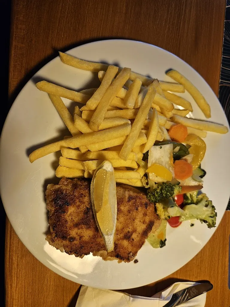 TreborMalaya KindGiraffe_Restaurant Waldheim_Hochrhein_recensione