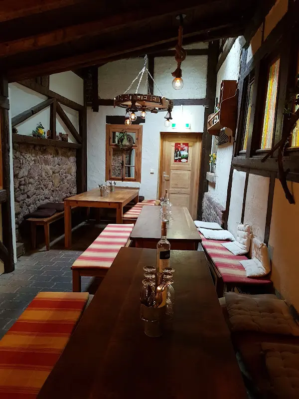 Weinstube Halbtrocken_Groß-Gerau_slider_image_3