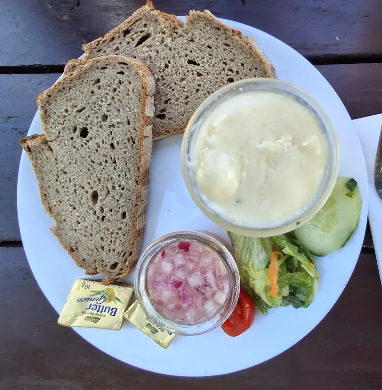 Tom v.Ott_Biergarten 