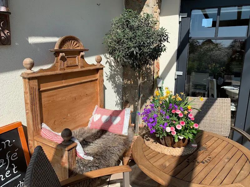 Schmeckewöhlerchen, Gartencafé und Vintage-Shop_Espenau_slider_image_1