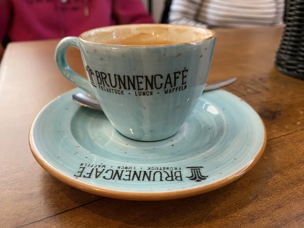 Silli R_Brunnencafe Buchen_Buchen_avis