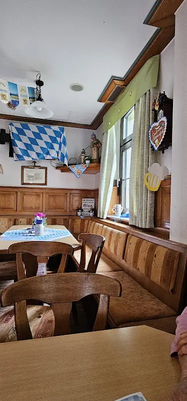 Van Nguyen_Zum Grünen Baum - Carlo Herbert_Flieden_Bewertung