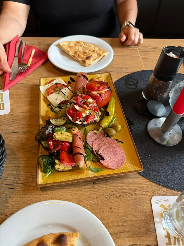 Brenda Eguizabal Reyes_Ristorante & Pizzeria Tiramisu_Florstadt_review