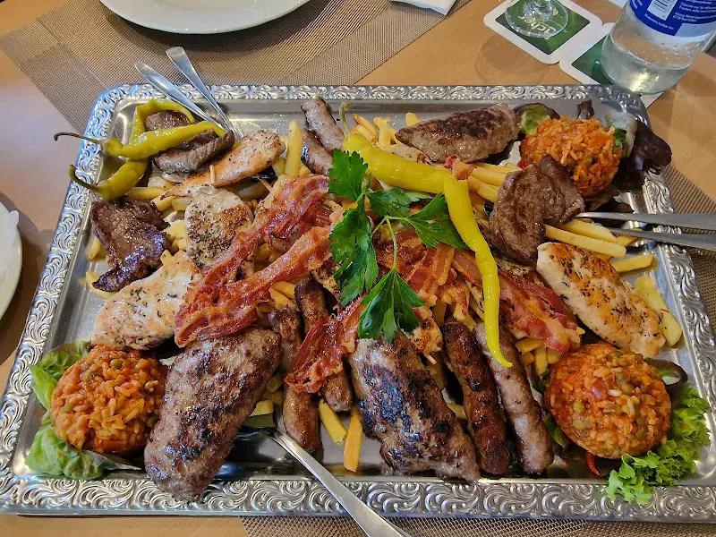 Heike E_Zum Bürgerhaus Kirdorf - Deutsch-Kroatische Küche_Höhe_avis