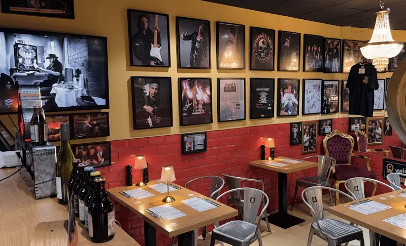 UNBREAKABLE DINER restaurant in (Eder)