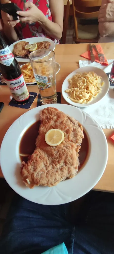 Eduard Lukanowski_Gasthaus Krone Adelstetten Fam. Markus Beißwenger_Alfdorf_reseña