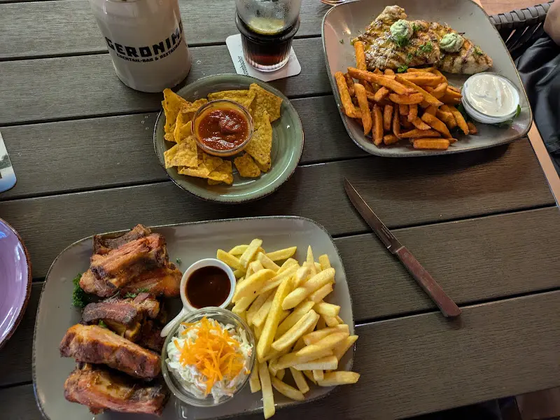 Geronimo Restaurant & Cocktailbar__slider_image_3