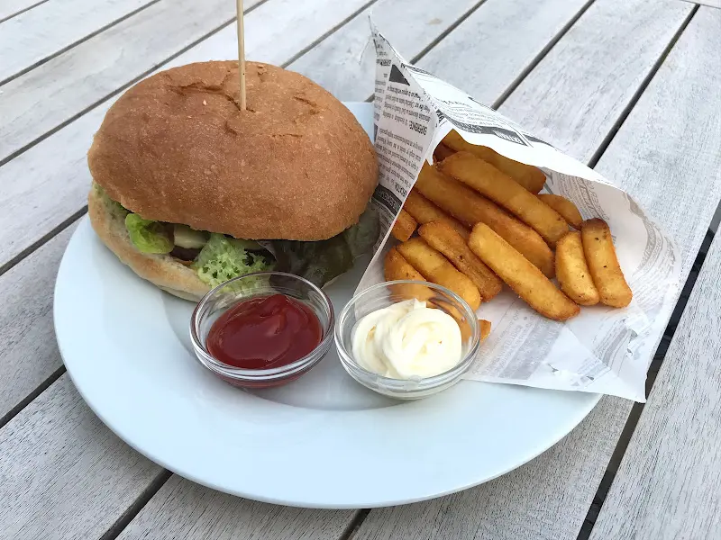 R11 Dorfkneipe & Cafe__slider_image_2