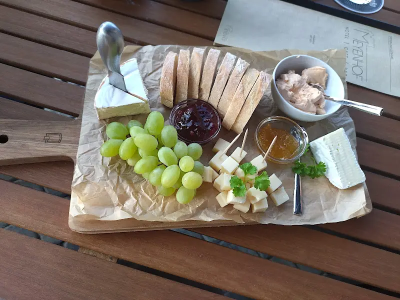 Meyenhof Bar restaurant in (Eder)