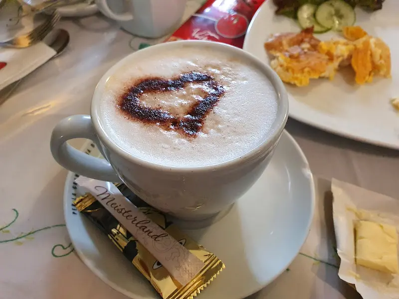 Vulkanbäcker Haas - Café Knusperhaus_Gedern_slider_image_3