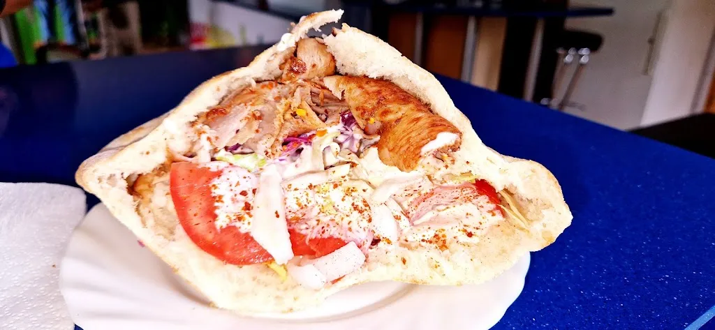 J Mo_Regenbogen Imbiss_Dettenhausen_review