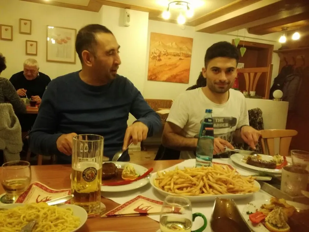 Sadeq Ajo_Rössle_Dietingen_review