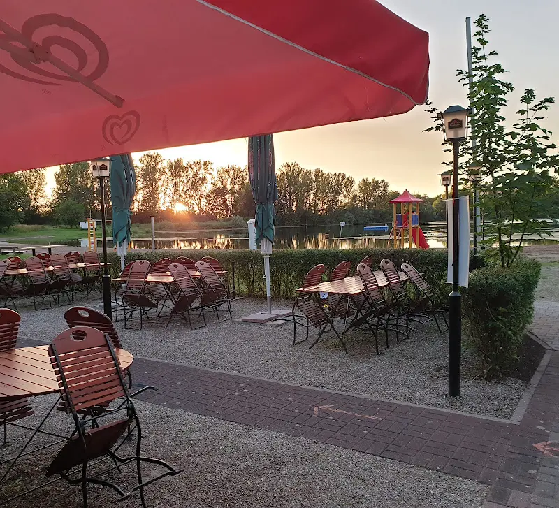 Treff Am Badesee 2.0 restaurant in Gernsheim