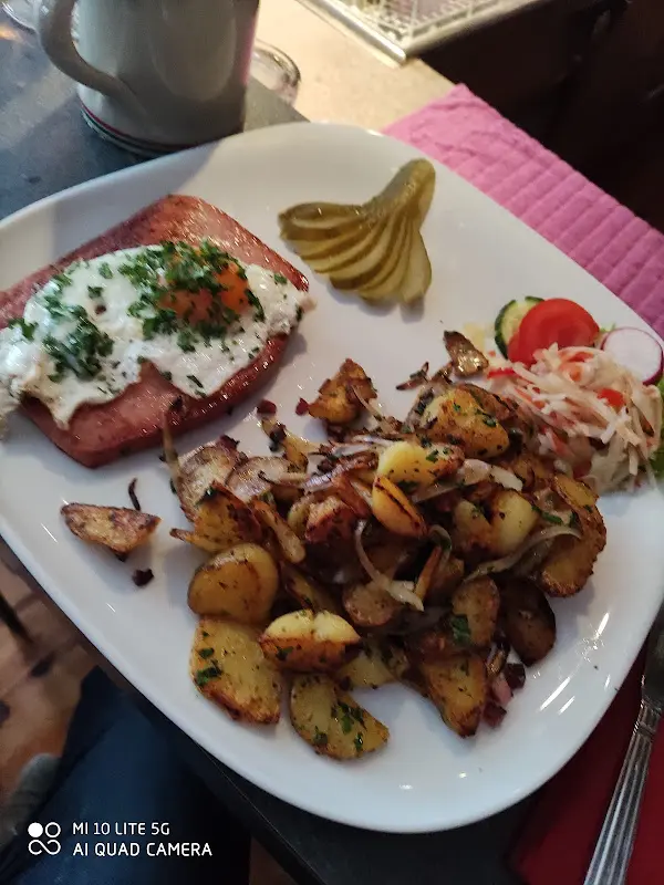 Achim Jörg Schröder_Berghütte Simmelsberg_(Rhön)_review