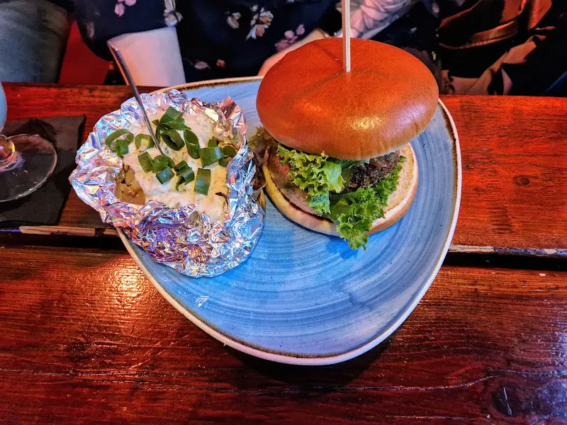 Coconut Restaurant Cocktailbar Biergarten_Gelnhausen_slider_image_3