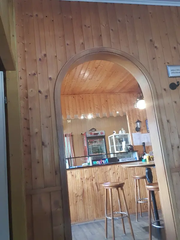 Josef Oeltjenbruns_Imbiss Zillertal_Grävenwiesbach_recensione