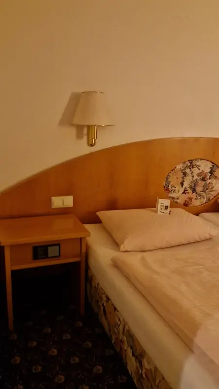 Landgasthof-Hotel zur Linde._Weilrod_slider_image_2