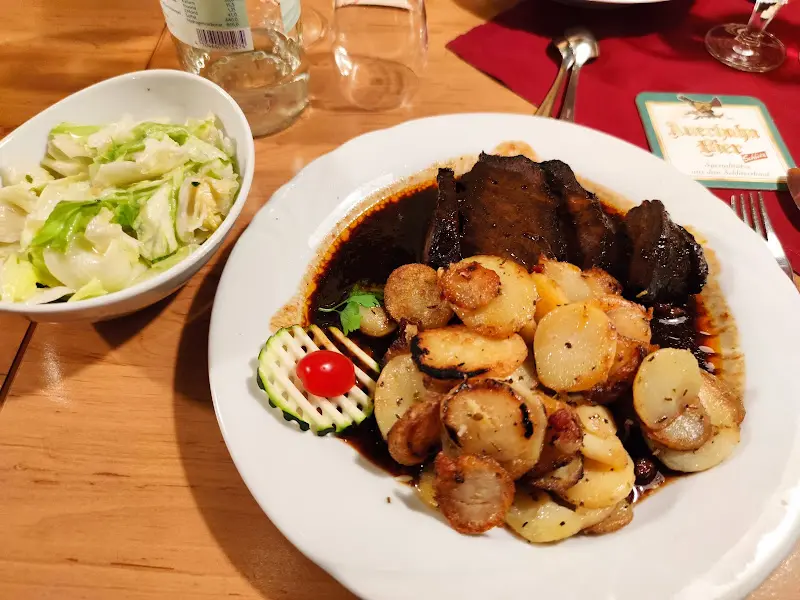 Zum Hirsch restaurant in Großenlüder