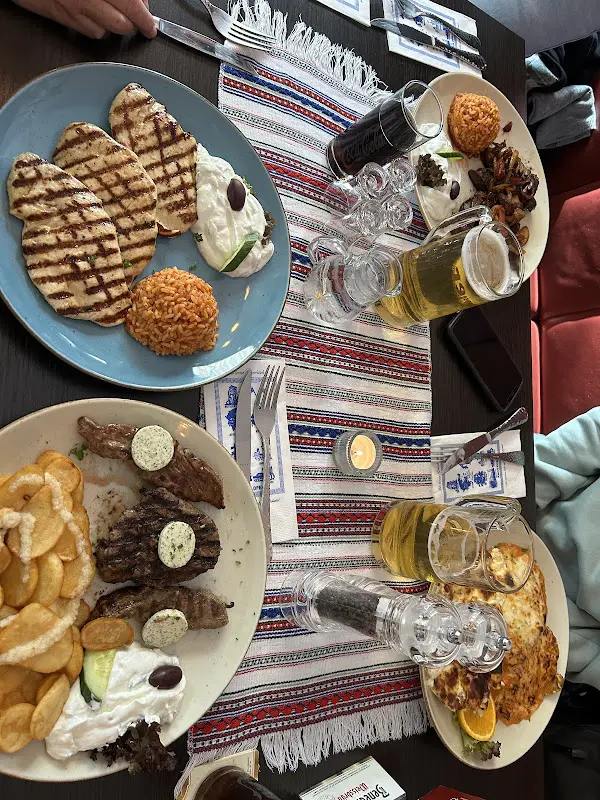 Heinrich Gomer_Aliseni, Griechisches Restaurant_Gudensberg_review