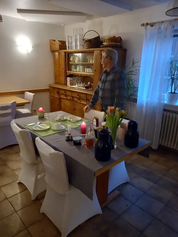 Elly Kouwenberg_Gaststätte Wollröder Krug_Guxhagen_review